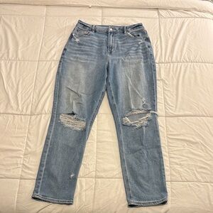 American Eagle Outfitters Light Blue Distressed Boyfriend Jeans